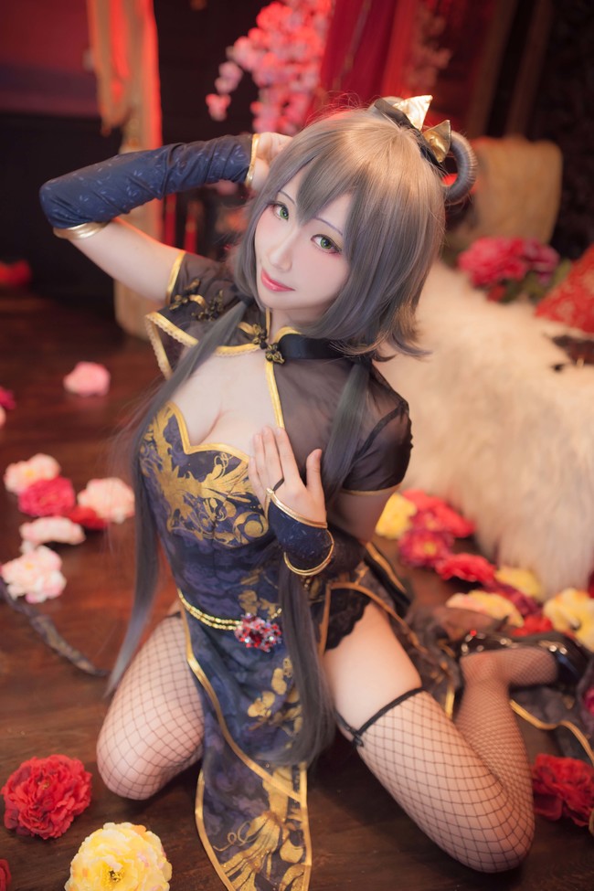 金丝雀洛天依 cosplay 雨波
暂停朗读为您朗读